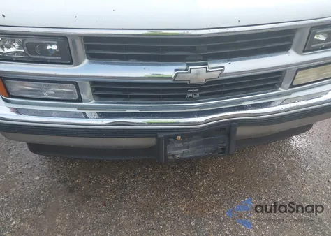 1997 Chevrolet C1500 Fleetside z USA, uszkodzony, nr VIN 1GCEC19M9VE218991